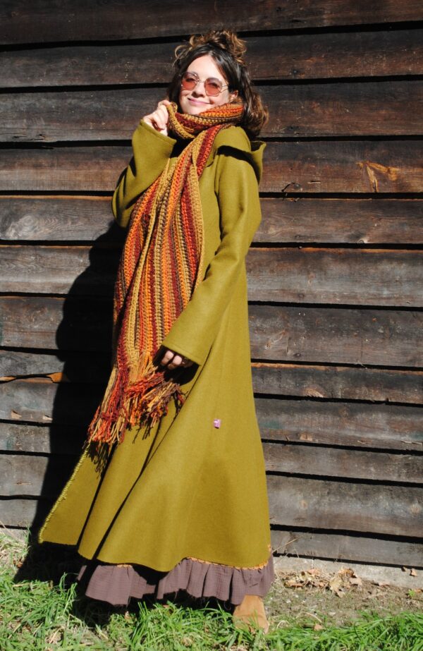 Amarune camelgroene wolmantel