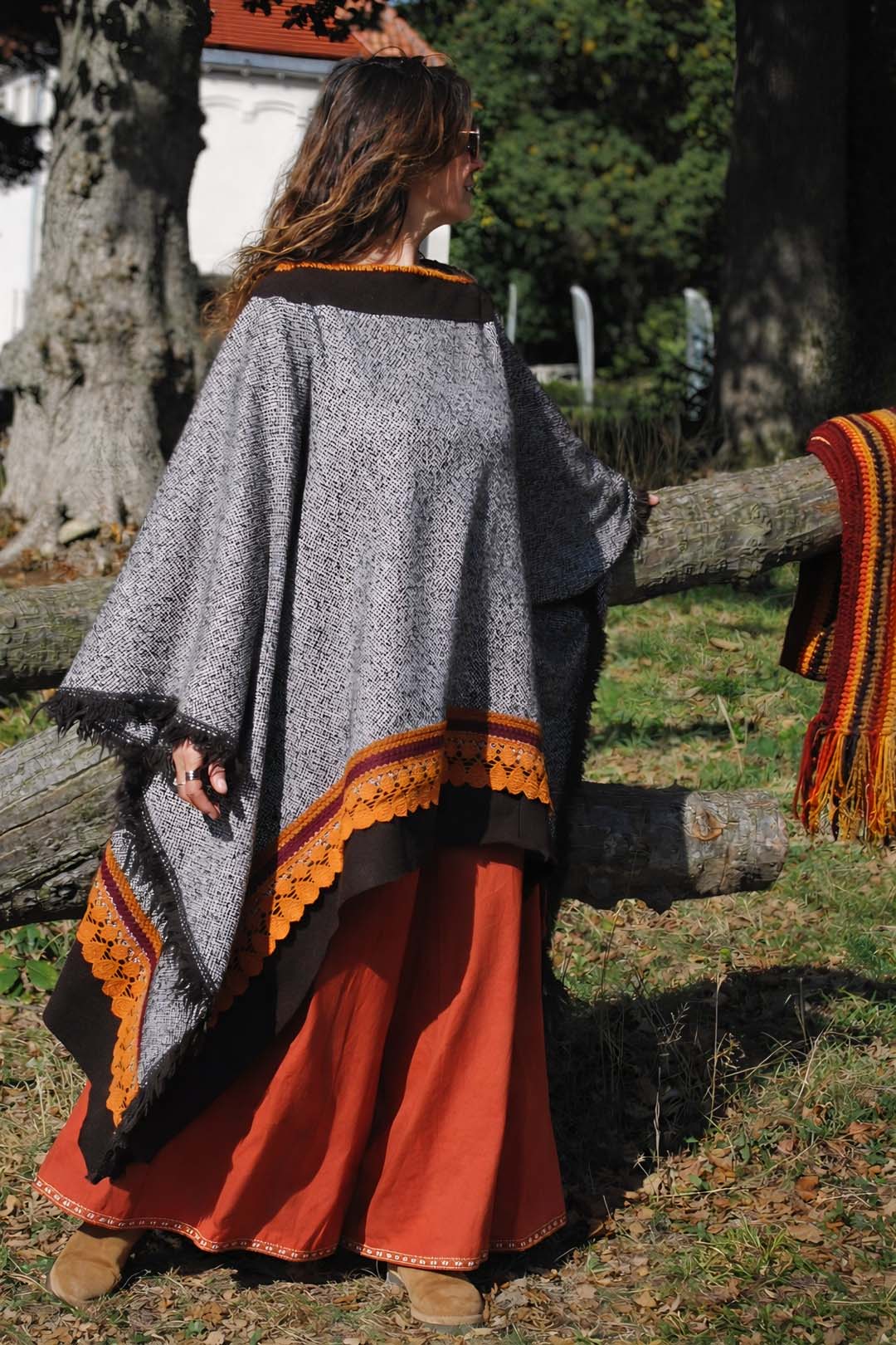 Aelura Tula Moon Clothing Poncho