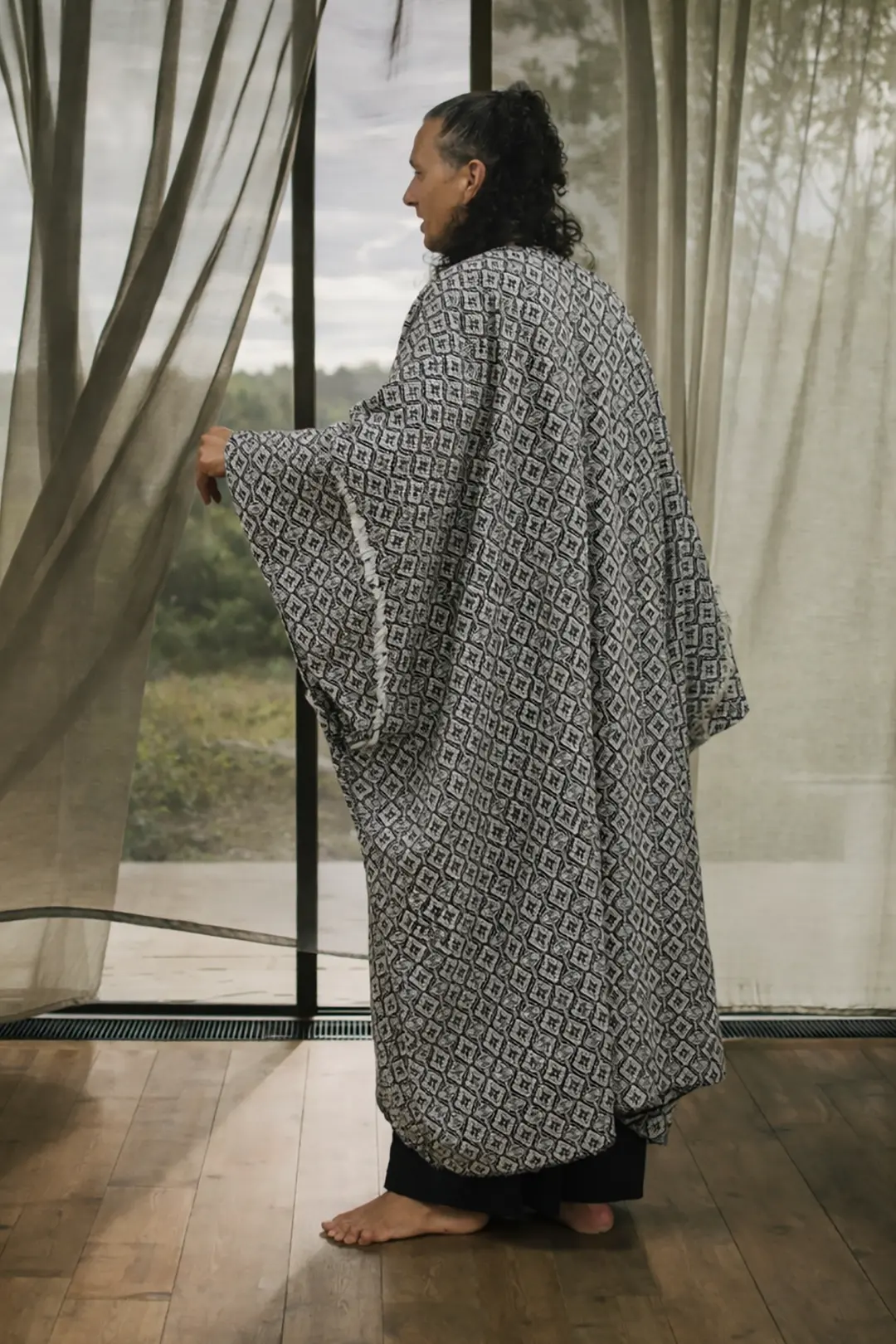 Poncho Phra Kaew Tula Moon Clothing